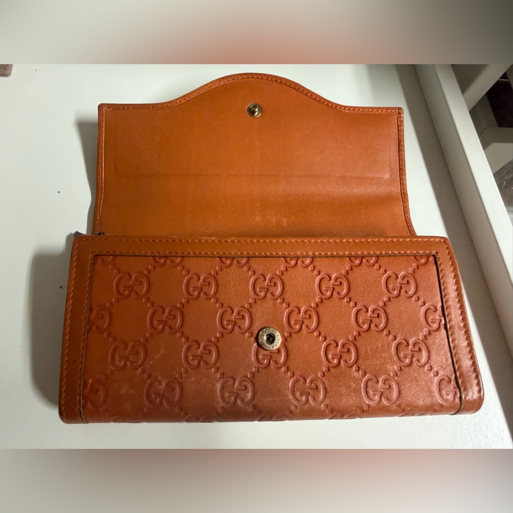 Gucci Brown Embossed Leather Continental Wallet with Double G Hardware. - Picture 5 of 8